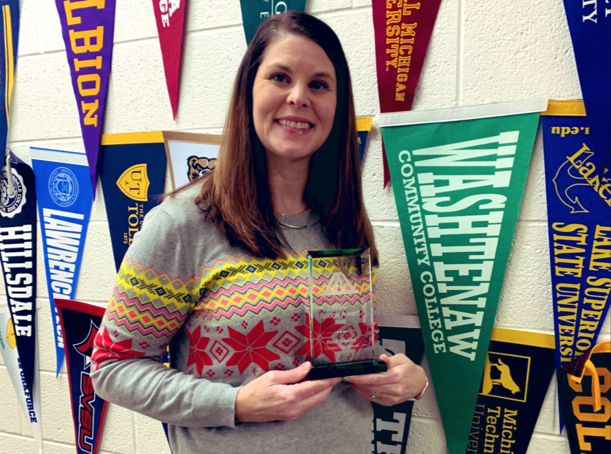 Heidi Kutzley with award