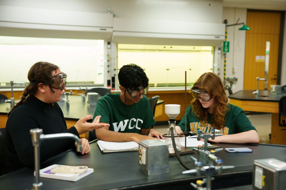 A chemistry lab at Washtenaw Community College